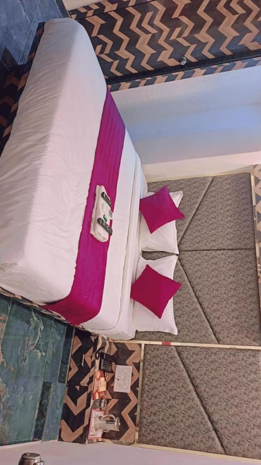 Hotel Karnavati Amhedabad Dış mekan fotoğraf
