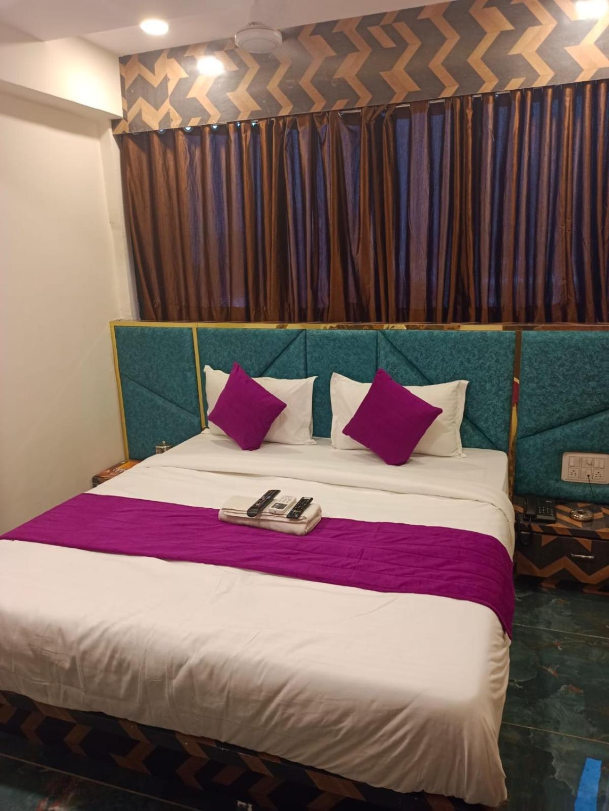 Hotel Karnavati Amhedabad Dış mekan fotoğraf